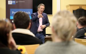 Mehr über den Artikel erfahren JE BESSER DER BETRIEB, DESTO GRÖSSER DER DRUCK, SELBST BESSER ZU WERDEN